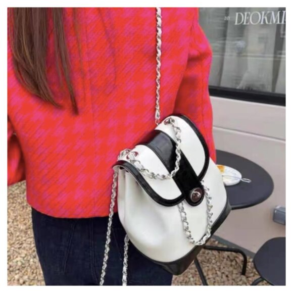 AOHRO Crossbody Bag With Chain, Backpack On Both Shoulders White - Picture 2 of 2